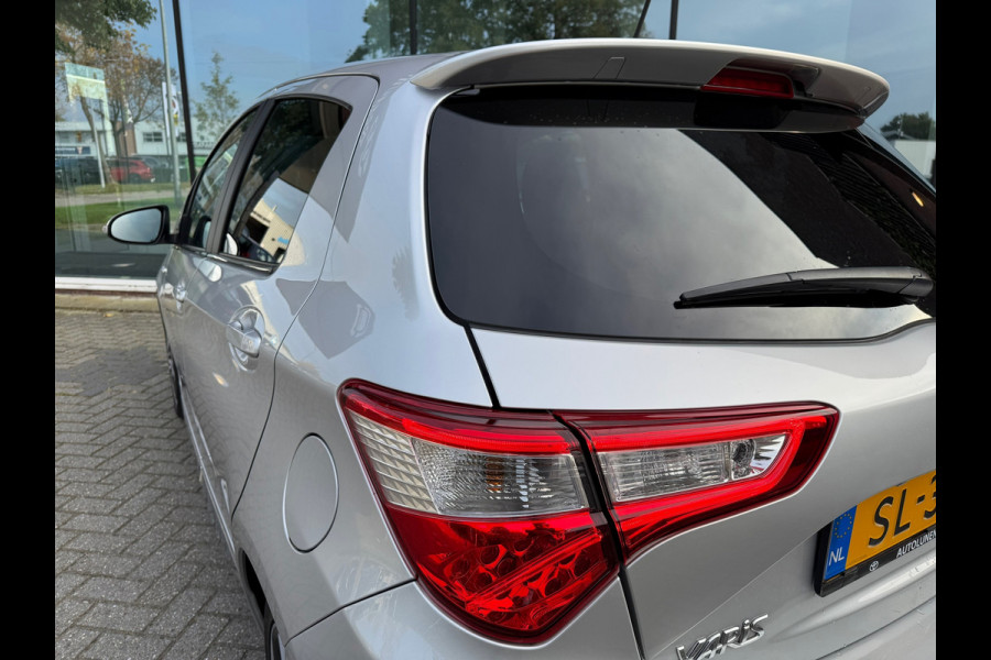 Toyota Yaris 1.5 Hybrid Premium - Automaat - Navi - Camera - Climate - Org.NL