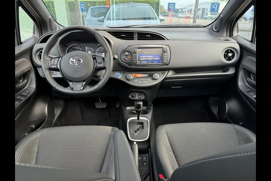 Toyota Yaris 1.5 Hybrid Premium - Automaat - Navi - Camera - Climate - Org.NL