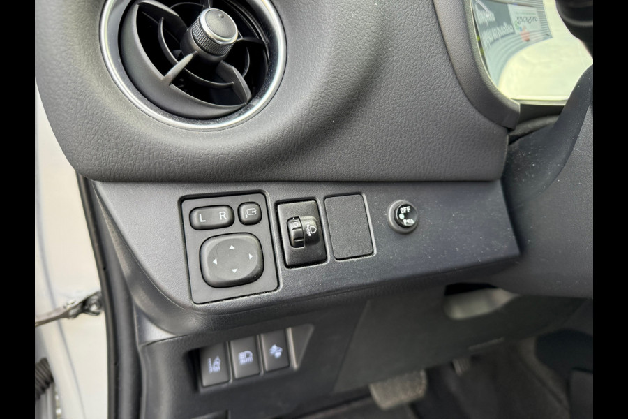 Toyota Yaris 1.5 Hybrid Premium - Automaat - Navi - Camera - Climate - Org.NL