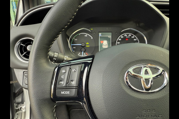 Toyota Yaris 1.5 Hybrid Premium - Automaat - Navi - Camera - Climate - Org.NL