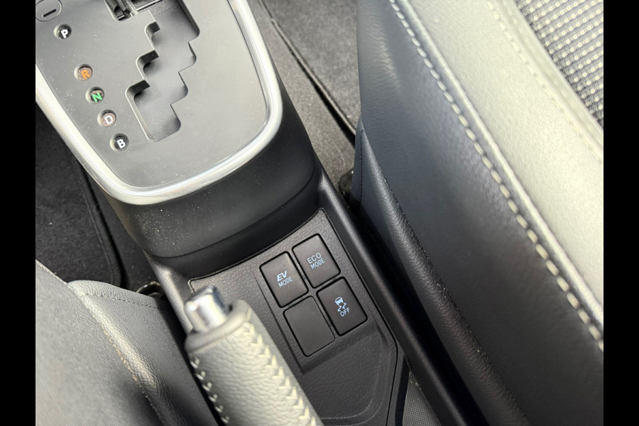 Toyota Yaris 1.5 Hybrid Premium - Automaat - Navi - Camera - Climate - Org.NL
