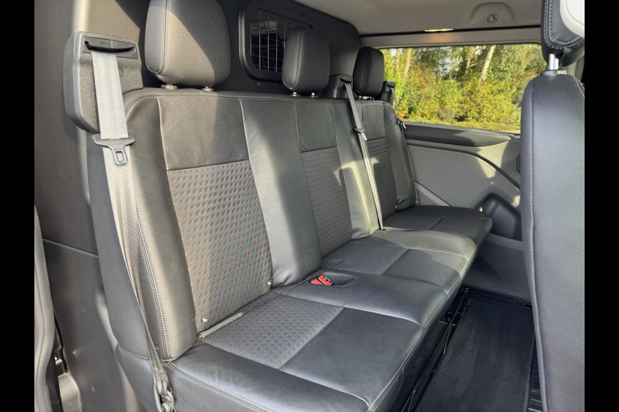 Ford Transit Custom 320 2.0 TDCI L1H1 Sport DC | SCI | 185pk Automaat | Dubbele Cabine | Winter Pack | Trekhaak | Bi-Xenon | Navigatie |