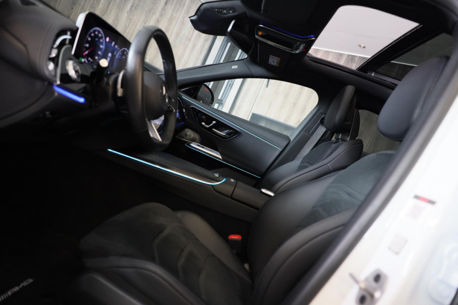 Mercedes-Benz E-Klasse Estate 300 e AMG 53 Look / HYPERSCREEN / Burmester / Acc / Lane Assist / 360 Camera / Pano / Trekhaak / 20
