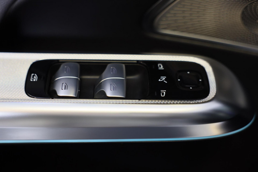 Mercedes-Benz E-Klasse Estate 300 e AMG 53 Look / HYPERSCREEN / Burmester / Acc / Lane Assist / 360 Camera / Pano / Trekhaak / 20
