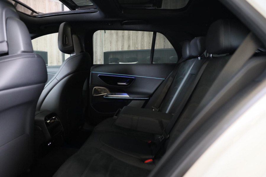 Mercedes-Benz E-Klasse Estate 300 e AMG 53 Look / HYPERSCREEN / Burmester / Acc / Lane Assist / 360 Camera / Pano / Trekhaak / 20