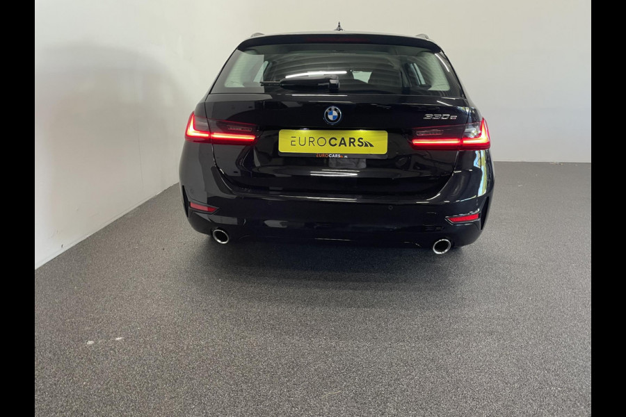 BMW 3 Serie Touring 330e Touring SportLine PHEV 292 PK AUT Navi Carplay Camera Achter PDC V+A Winterpack Sport Stoelen Active Protection Ambiance Licht