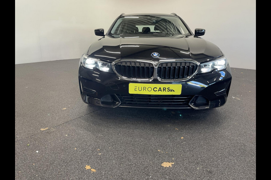 BMW 3 Serie Touring 330e Touring SportLine PHEV 292 PK AUT Navi Carplay Camera Achter PDC V+A Winterpack Sport Stoelen Active Protection Ambiance Licht