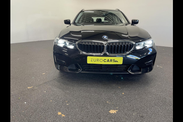 BMW 3 Serie Touring 330e Touring SportLine PHEV 292 PK AUT Navi Carplay Camera Achter PDC V+A Winterpack Sport Stoelen Active Protection Ambiance Licht
