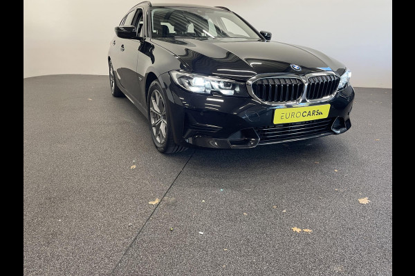BMW 3 Serie Touring 330e Touring SportLine PHEV 292 PK AUT Navi Carplay Camera Achter PDC V+A Winterpack Sport Stoelen Active Protection Ambiance Licht