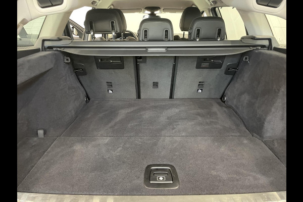 BMW 3 Serie Touring 330e Touring SportLine PHEV 292 PK AUT Navi Carplay Camera Achter PDC V+A Winterpack Sport Stoelen Active Protection Ambiance Licht