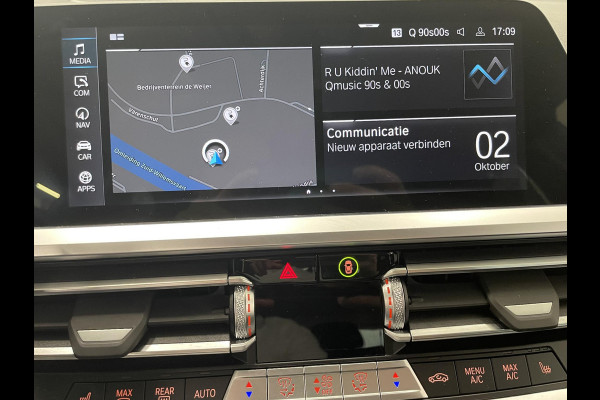 BMW 3 Serie Touring 330e Touring SportLine PHEV 292 PK AUT Navi Carplay Camera Achter PDC V+A Winterpack Sport Stoelen Active Protection Ambiance Licht