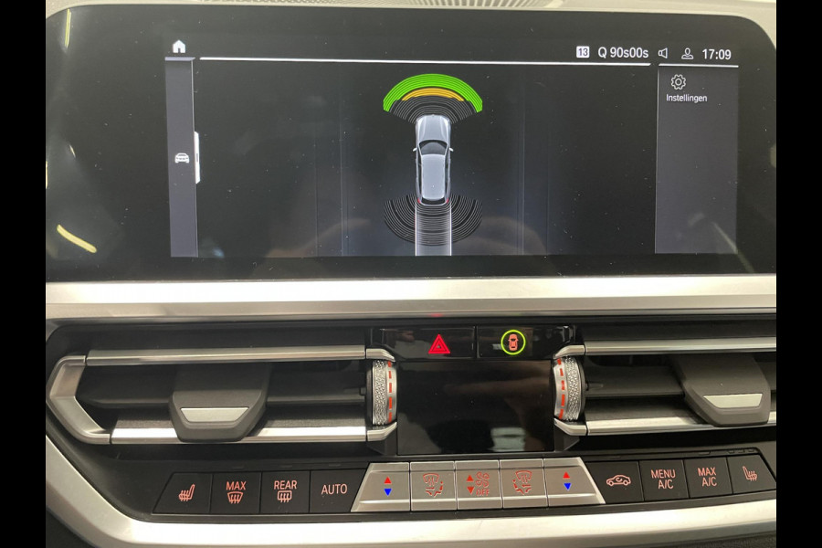 BMW 3 Serie Touring 330e Touring SportLine PHEV 292 PK AUT Navi Carplay Camera Achter PDC V+A Winterpack Sport Stoelen Active Protection Ambiance Licht