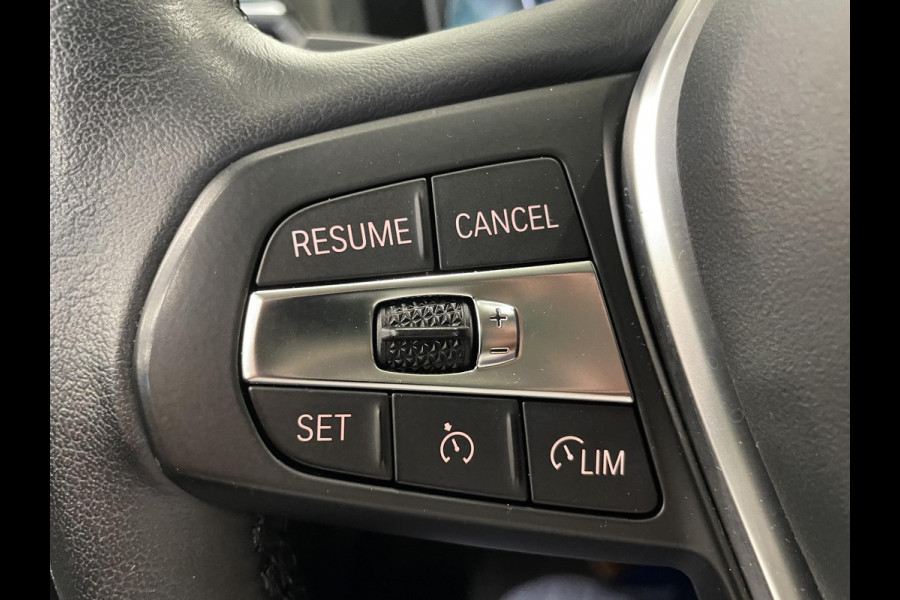 BMW 3 Serie Touring 330e Touring SportLine PHEV 292 PK AUT Navi Carplay Camera Achter PDC V+A Winterpack Sport Stoelen Active Protection Ambiance Licht