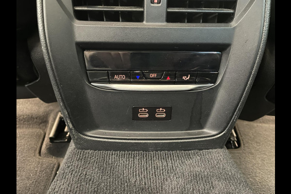 BMW 3 Serie Touring 330e Touring SportLine PHEV 292 PK AUT Navi Carplay Camera Achter PDC V+A Winterpack Sport Stoelen Active Protection Ambiance Licht