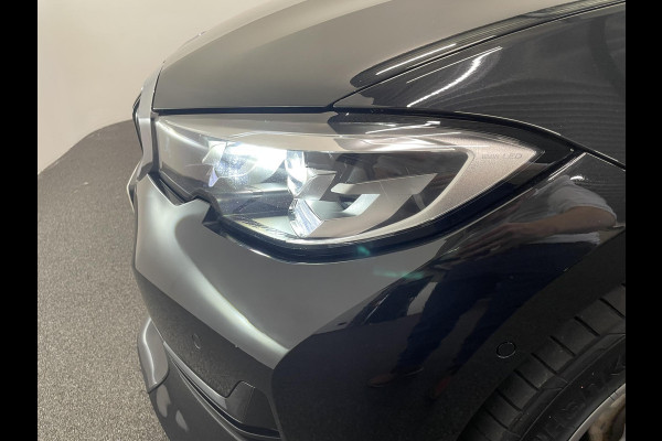 BMW 3 Serie Touring 330e Touring SportLine PHEV 292 PK AUT Navi Carplay Camera Achter PDC V+A Winterpack Sport Stoelen Active Protection Ambiance Licht