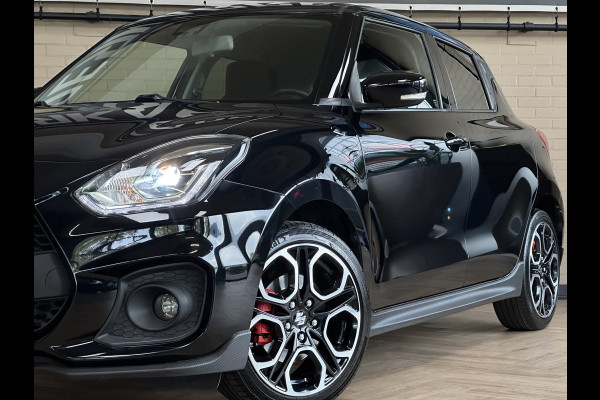 Suzuki Swift 1.4 140pk Sport | Navi | 17" | Carplay | Stoelverwarming | Camera | Volledig  elk jaar onderhouden