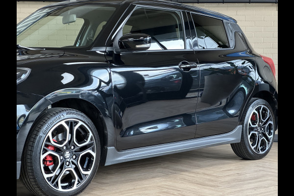 Suzuki Swift 1.4 140pk Sport | Navi | 17" | Carplay | Stoelverwarming | Camera | Volledig  elk jaar onderhouden