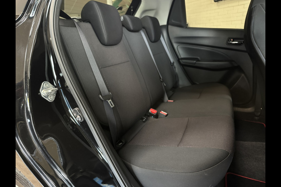 Suzuki Swift 1.4 140pk Sport | Navi | 17" | Carplay | Stoelverwarming | Camera | Volledig  elk jaar onderhouden