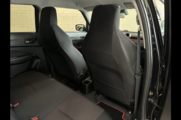 Suzuki Swift 1.4 140pk Sport | Navi | 17" | Carplay | Stoelverwarming | Camera | Volledig  elk jaar onderhouden