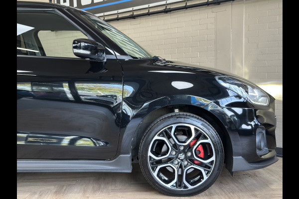 Suzuki Swift 1.4 140pk Sport | Navi | 17" | Carplay | Stoelverwarming | Camera | Volledig  elk jaar onderhouden