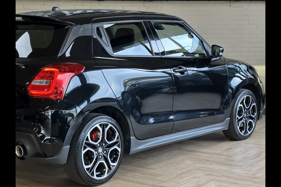 Suzuki Swift 1.4 140pk Sport | Navi | 17" | Carplay | Stoelverwarming | Camera | Volledig  elk jaar onderhouden