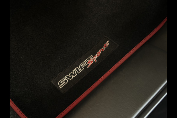 Suzuki Swift 1.4 140pk Sport | Navi | 17" | Carplay | Stoelverwarming | Camera | Volledig  elk jaar onderhouden