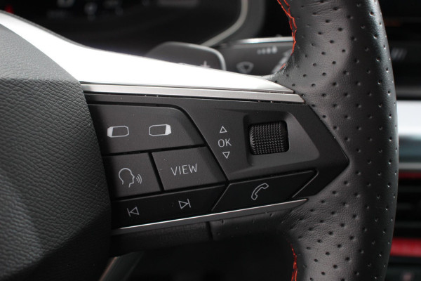 Seat Ibiza 1.0 TSI 110pk DSG FR | DEMO ! |  Navigatie | Apple Carplay/Android Auto | Camera | Parkeersensoren | Adaptive cruise control | Keyless Entry/Start | Virtual Cockpit | Stoelverwarming | Ledverlichting | Getinte ramen