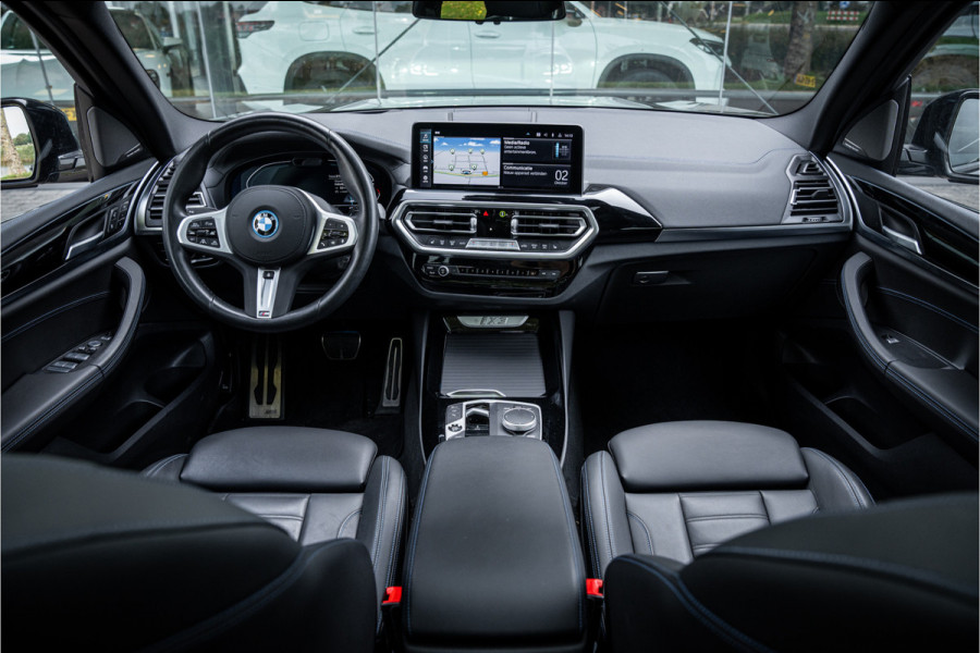 BMW iX3 High Executive 80 kWh ** Panodak ** Trekhaak ** 20inch **
