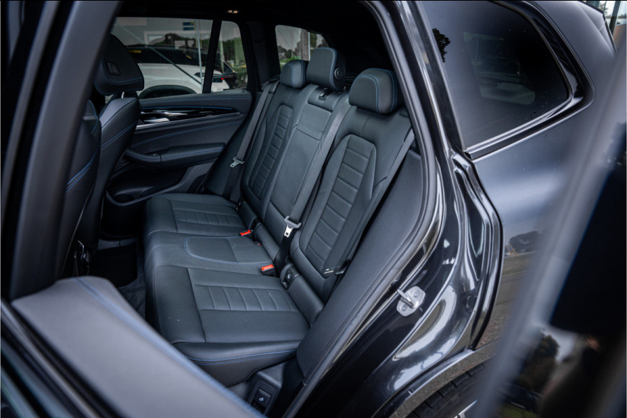 BMW iX3 High Executive 80 kWh ** Panodak ** Trekhaak ** 20inch **