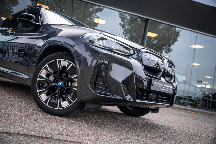 BMW iX3 High Executive 80 kWh ** Panodak ** Trekhaak ** 20inch **