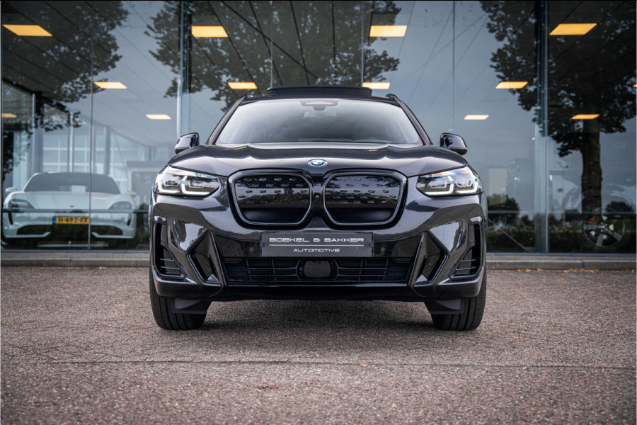 BMW iX3 High Executive 80 kWh ** Panodak ** Trekhaak ** 20inch **