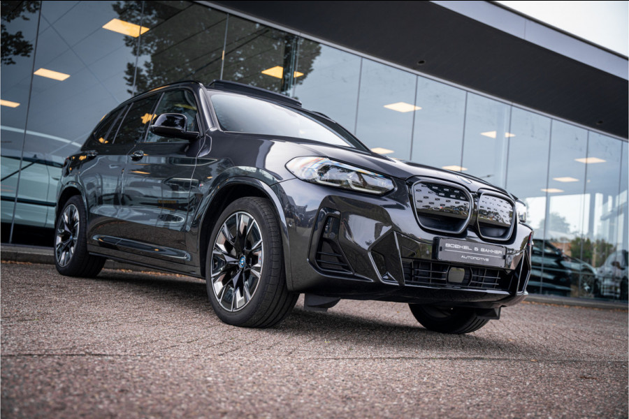 BMW iX3 High Executive 80 kWh ** Panodak ** Trekhaak ** 20inch **