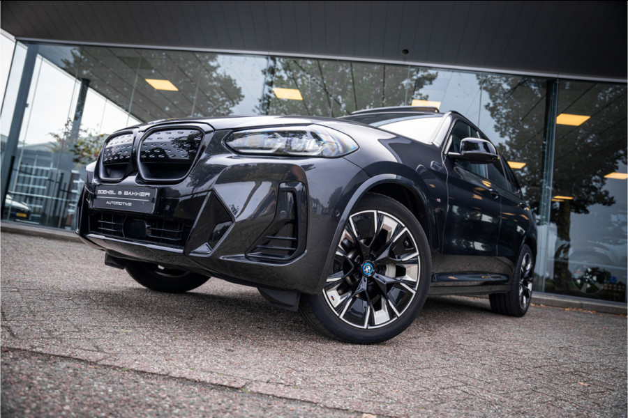 BMW iX3 High Executive 80 kWh ** Panodak ** Trekhaak ** 20inch **