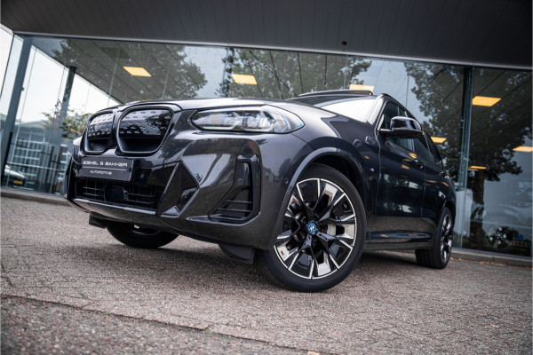 BMW iX3 High Executive 80 kWh ** Panodak ** Trekhaak ** 20inch **