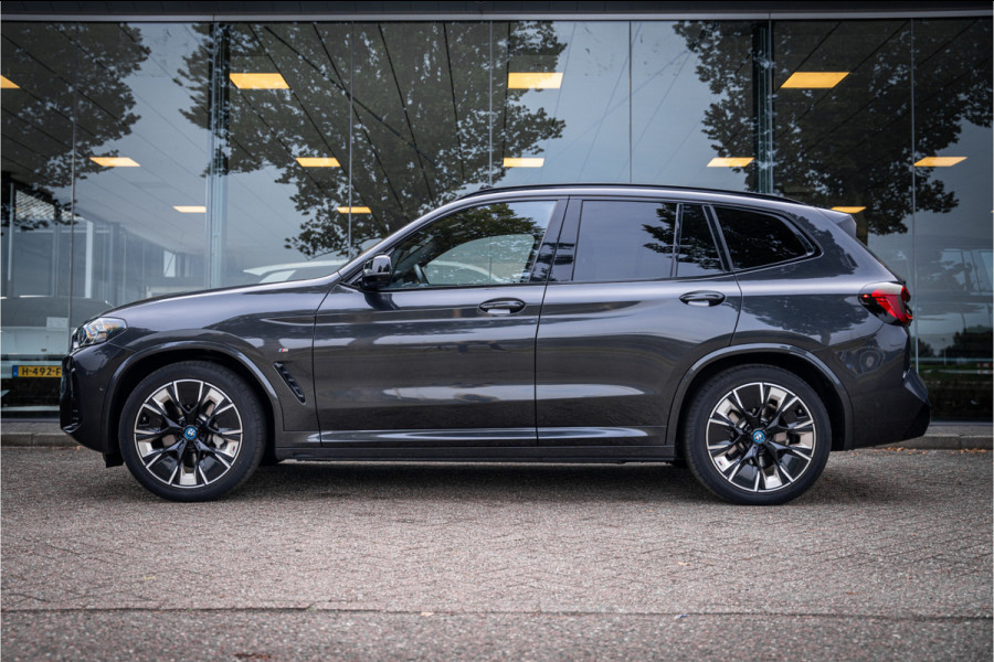 BMW iX3 High Executive 80 kWh ** Panodak ** Trekhaak ** 20inch **