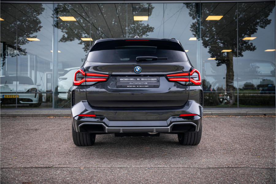 BMW iX3 High Executive 80 kWh ** Panodak ** Trekhaak ** 20inch **