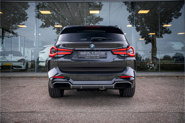 BMW iX3 High Executive 80 kWh ** Panodak ** Trekhaak ** 20inch **