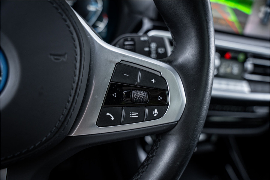 BMW iX3 High Executive 80 kWh ** Panodak ** Trekhaak ** 20inch **