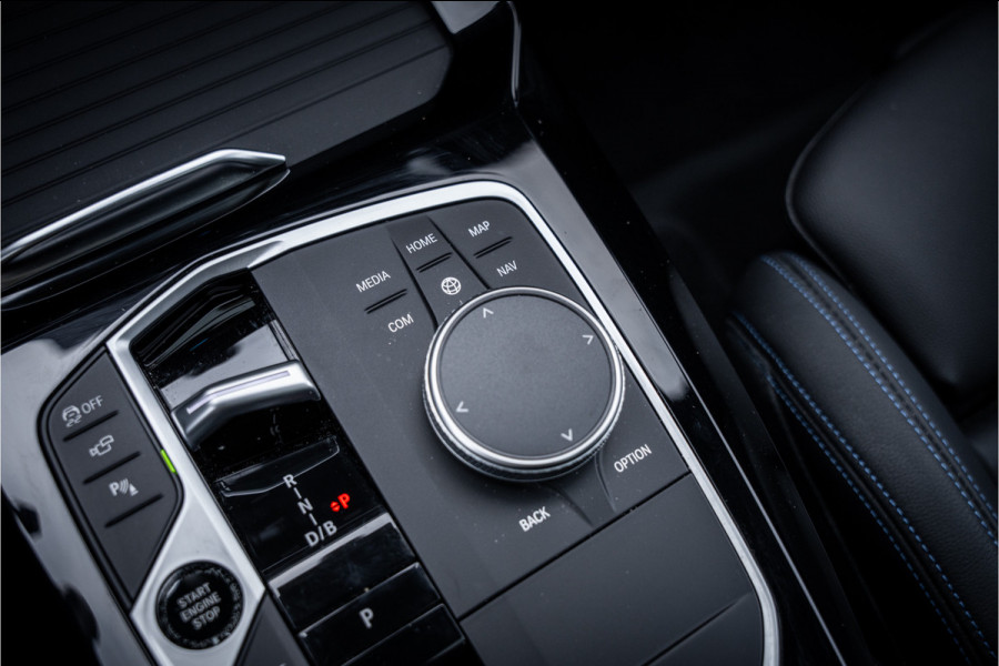 BMW iX3 High Executive 80 kWh ** Panodak ** Trekhaak ** 20inch **