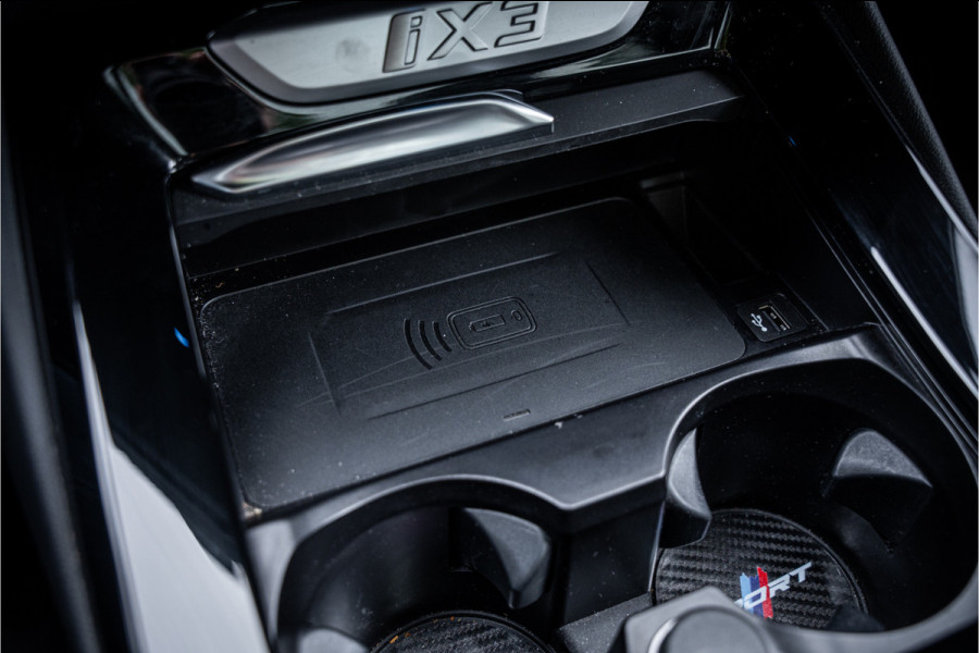 BMW iX3 High Executive 80 kWh ** Panodak ** Trekhaak ** 20inch **