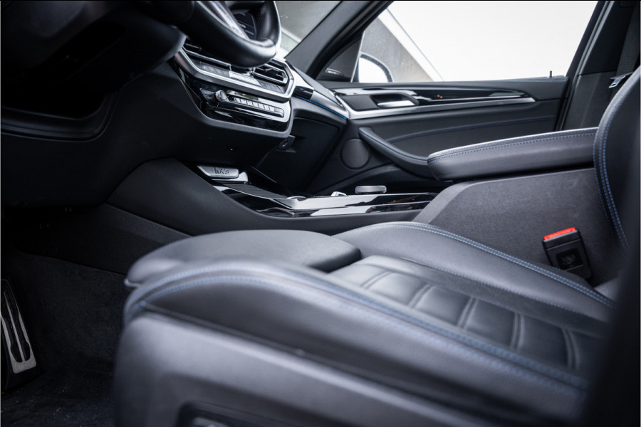 BMW iX3 High Executive 80 kWh ** Panodak ** Trekhaak ** 20inch **