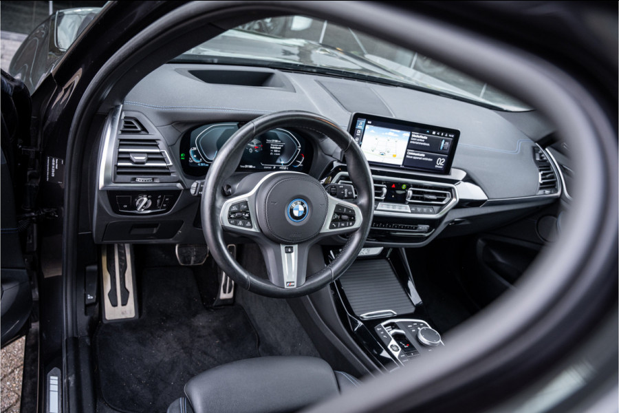 BMW iX3 High Executive 80 kWh ** Panodak ** Trekhaak ** 20inch **
