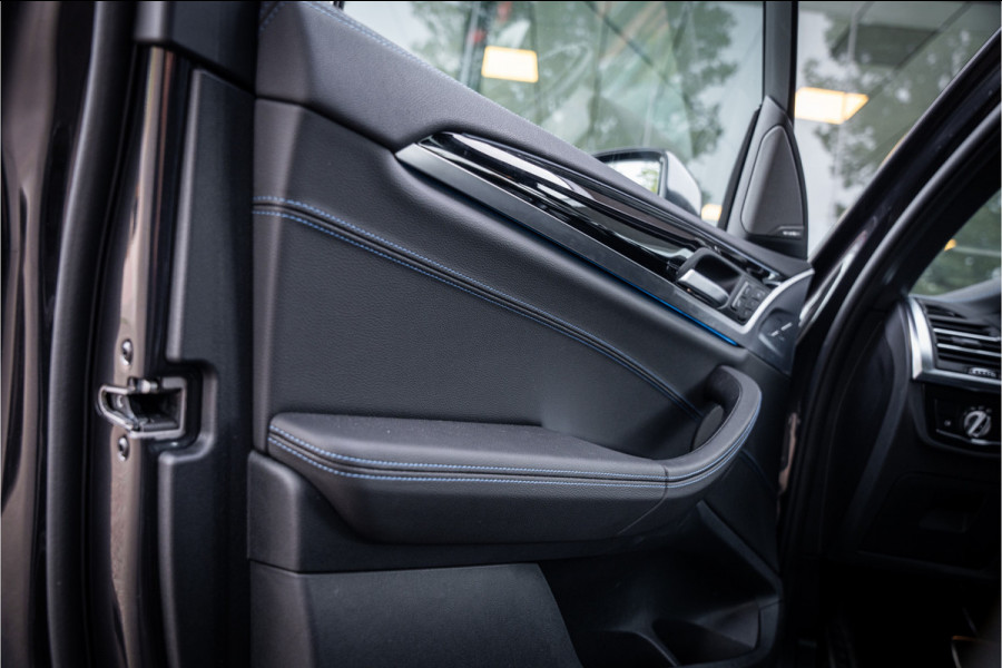 BMW iX3 High Executive 80 kWh ** Panodak ** Trekhaak ** 20inch **