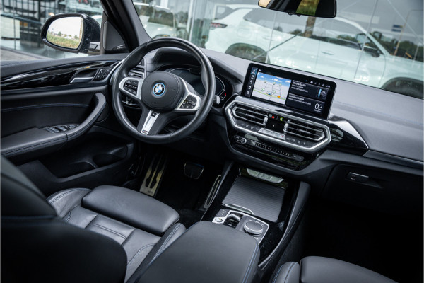 BMW iX3 High Executive 80 kWh ** Panodak ** Trekhaak ** 20inch **