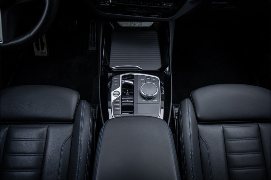 BMW iX3 High Executive 80 kWh ** Panodak ** Trekhaak ** 20inch **
