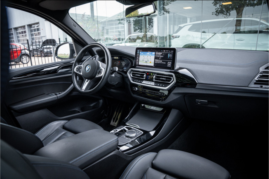 BMW iX3 High Executive 80 kWh ** Panodak ** Trekhaak ** 20inch **