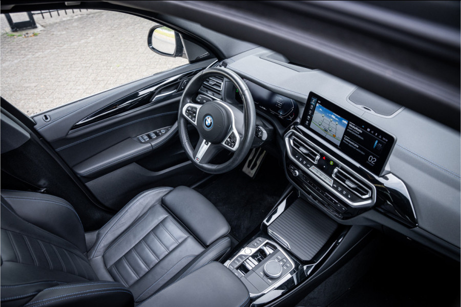 BMW iX3 High Executive 80 kWh ** Panodak ** Trekhaak ** 20inch **