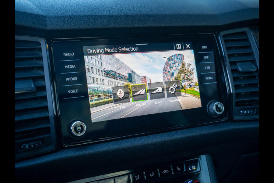 Škoda Kodiaq 1.5 TSI Sportline Business / Adaptief / Memory / Carplay / Camera / DSG Škoda Kodiaq 1.5 TSI Sportline Business / Adaptief / Memory / Carplay / Camera / DSG