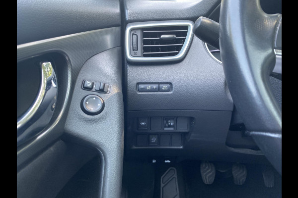 Nissan QASHQAI 1.3 DIG-T N-Connecta Nissan QASHQAI 1.3 DIG-T N-Connecta