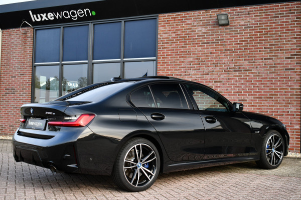 BMW 3-serie 330e xDrive M-Sport Pro Pano M-zetels ACC HUD 19inch El-klep